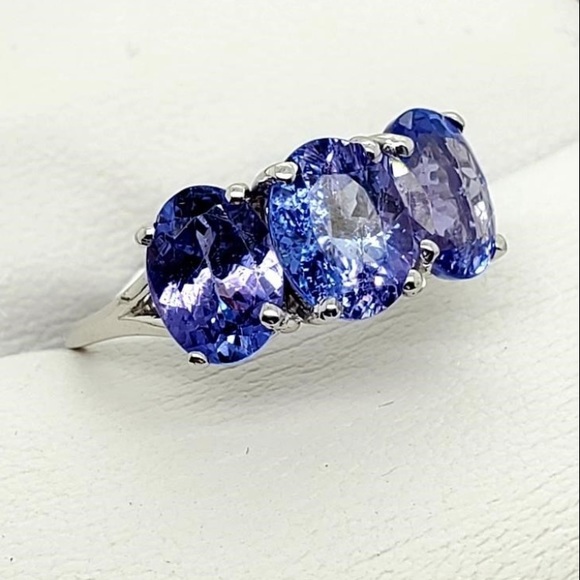 🚨🚨SOLD 🚨🚨CERTIFIED 10K Natural Tanzanite (3ct) Ring - Picture 3 of 5